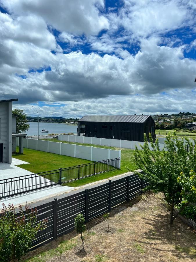 Lakeside Cozy Studio Taupo Exterior photo